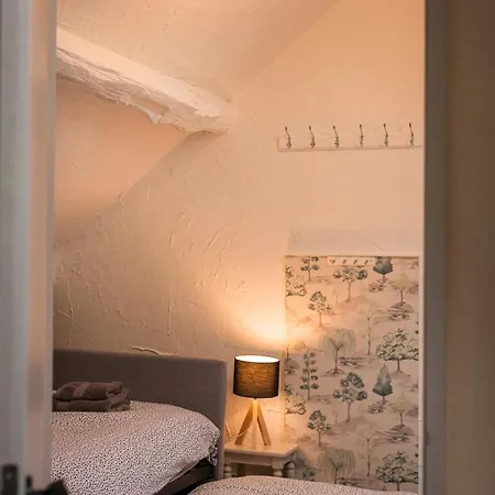Duke's House, - Stunning Large - Town Centre On Your Doorstep - 5 Bedrooms & Sun Trap Garden - District Holiday home