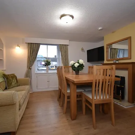 Duke's House, - Stunning Large - Town Centre On Your Doorstep - 5 Bedrooms & Sun Trap Garden - District * Penrith