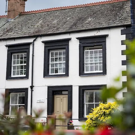 Duke's House, - Stunning Large - Town Centre On Your Doorstep - 5 Bedrooms & Sun Trap Garden - District 度假居 *
