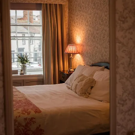 Duke's House, - Stunning Large - Town Centre On Your Doorstep - 5 Bedrooms & Sun Trap Garden - District Holiday home Penrith