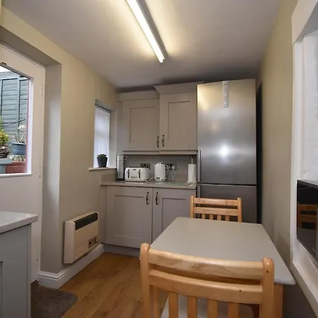 Duke's House, - Stunning Large - Town Centre On Your Doorstep - 5 Bedrooms & Sun Trap Garden - District Casa vacanze